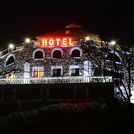 Amrots Hotel Vaykʼ Exteriör bild