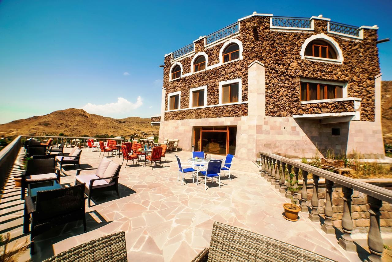 Amrots Hotel Vaykʼ Exteriör bild