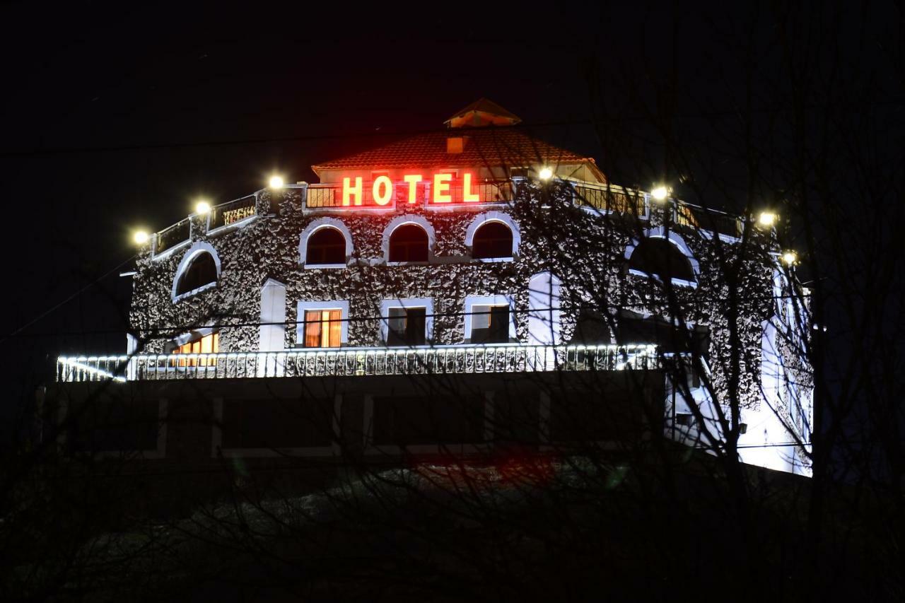 Amrots Hotel Vaykʼ Exteriör bild